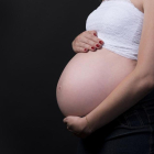 Beure alcohol durant l'embaràs pot provocar anomalies físiques, mentals, conductuals i cognitives.