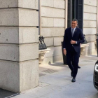 El presidente del gobierno español, Pedro Sánchez, a la llegada al Congreso al debate de política general.