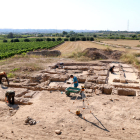 Membres de l'equip de l'Institut Català d'Arqueologia Clàssica treballant en la quarta campanya d'excavacions.