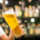 Els experts recorden que cap consum d'alcohol és segur.