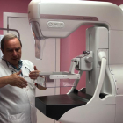 La nueva unidad de mamografía mejora la capacidad diagnóstica. la limitación de dosis de irradiación y la experiencia de la paciente.