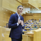 El presidente del gobierno español, Pedro Sánchez, durante el debate en el Senado.