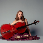 Imatge de la violoncel·lista canadenca Luka Coetzee, guanyadora del Guardó Internacional Pau Casals.