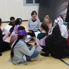 Imagen de un grupo de niños durante una clase.