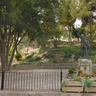 El monumento de Pere Joan Barceló 'Carrasclet' en Capçanes, su villa natal.