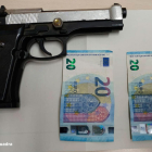 El hombre utilizó una pistola simulada para intimidar a la víctima y le robó 150 euros.