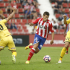 Máyor, en una acció del partit contra el Girona, a Montilivi, aquesta temporada amb el CF Reus.