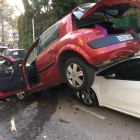 Un conductor provoca un accident en fugir de la policia