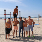Un grup de joves que practiquen la modalitat juntament amb el president del Patronat Municipal de Turisme, Pere Segura.