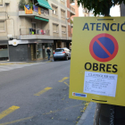 Imatge d'un senyal d'obres del clavegueram aquest 6 de novembre al carrer Sevilla de Tarragona.