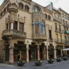 Una imatge de la Casa Navàs, als baixos de la qual s'ubica la botiga Successors de Joaquim Navàs.