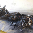Les motos que van cremar encara segueixen al carrer