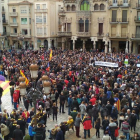 Concentración de manifestantes a favor de los presos políticos en la plaza Mercadal de Reus.