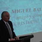Ernest Vallhonrat, durante la presentación del libro que dedicó a Miquel Ballester.