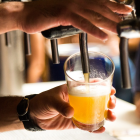 El estudio no demuestra que la cerveza sea buena para la salud, ya que los efectos del consumo reiterado de alcohol son muy perjudiciales.