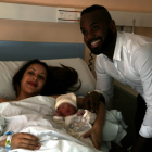 La Oyane, amb els seus pares la Naiara i el Dorian.