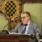 El alcalde de Lérida, Àngel Ros, pensativo, en el último pleno de la Concejalía.