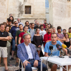 El jove R.Aragonès en roda de premsa a les Peixateries Velles de Reus.