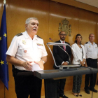 Pla obert de Carlos Yubero en la seva presa de possessió com a nou comissari en cap de la policia espanyola a Tarragona, amb Emilio Ablanedo, María de los Llanos de Luna i Sebastián Trapote en segon terme. Imatge del 20 de setembre de 2016