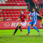 César Arzo es va fer mal en el genoll durant el partit que va disputar el Nàstic contra el Deportivo.