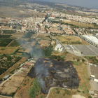 Imatge de l'incendi que va cremar, ahir dijous, una zona de vegetació a la Canonja.