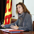 La portavoz de la CUP en Tarragona, Laia Estrada, en la rueda de prensa en el Ayuntamiento de este jueves.