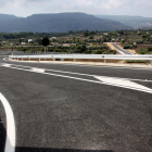 Aquesta variant de Valls, executada per la Generalitat, fa uns 800 metres de longitud, amb dos carrils de 3,5 metres d'amplada i discorre per damunt d'un torrent, que salva amb un pont, en una imatge del 17 d'octubre del 2016