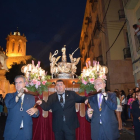 Els membres de diverses confraries de Setmana Santa de Tarragona han estat els portants del Braç de Santa Tecla.