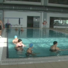 Sesiones de fisioterapia acuática en la piscina municipal de l'Hospitalet de l'Infant