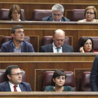 La diputada Meritxell Batet durante las votaciones del debate de investidura del líder del PP, Mariano Rajoy.