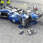 Imagen de la moto accidentada en el cruce|encrucijada con la carretera de Ferran.