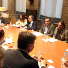 Reunión del presidente de la Generalitat, Carles Puigdemont, con los miembros de la comisión de mediación
