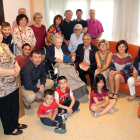 Familiares y autoridades de la Aldea y del Consell Comarcald del Baix Ebre han estado presentes en el homenaje a Cina Melich Fabra por sus 100 años.