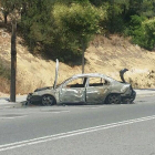Imagen del estado en que va qedar el vehículo después del incendio.
