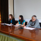 Laia Estrada, Eva Miquel i Jordi Martí, durant la roda de premsa celebrada a l'Ajuntament.