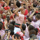 Quico Pino celebra el primer 2 de 9 amb folre i manilles descarregat pels Xiquets de Tarragona.