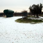 Imatge d'arxiu d'un camp amb neu als Ports del passat 19 de gener, en la que va ser la primera nevada del 2017 a la demarcació de Tarragona.