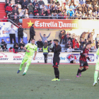 El atacante uruguayo del CF Reus, Jorge Díaz, se lamenta de la ocasión desperdiciada delante del Almería.