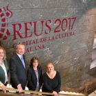 Imagen del alcalde de Reus, Carles Pellicer, la vicepresidenta de la CCMA, la concejala de Cultura y la comisaria de la CCC Reus 2017