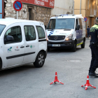 Un agent de la Guàrdia Urbana de Tarragona al carrer del Mar.