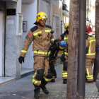 Tres dotacions dels bombers s'han desplaçat fins al lloc dels fets per apagar les flames.