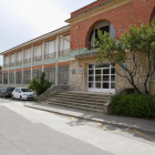 Una imatge de la façana de l'equipament, al carrer Figueres.