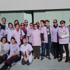 Imatge d'un grup de voluntaris de Tàrraco Salut al davant de l'hospital.