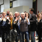 Peris i la resta de candidats d'ERC aplaudeixen durant la intervenció de Marta Rovira.