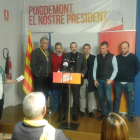 Eusebi Campdepedrós, amb membres de la candidatura, va ser rebut com un clar guanyador.