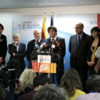 Imagen general de la rueda de prensa del cabeza de lista de Juntos para|por Cataluña, el presidente Carles Puigdemont, el día después de las elecciones, acompañado de los consejeros|consellers cesados, Monte y Ponsatí,