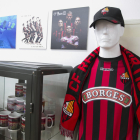 Tot i que l'equip juga els amistosos sense el logo de Borges, les equipacions que es venen a la CF Reus Store segueix tenint-lo.