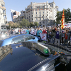Protesta delante de la conselleria de Economía de la Generalitat por la intervención policial.
