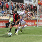 Máyor, durante el CF Reus-Numancia de esta temporada, donde recibió un golpe en la cabeza y jugó con vendaje.