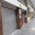 Local del carrer Sevilla que enfronta els veïns amb el propietari.